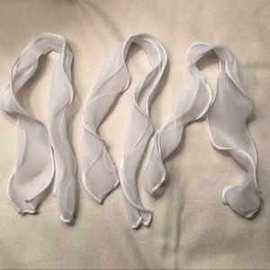 NWOT Set of 3 white hair ribbons!